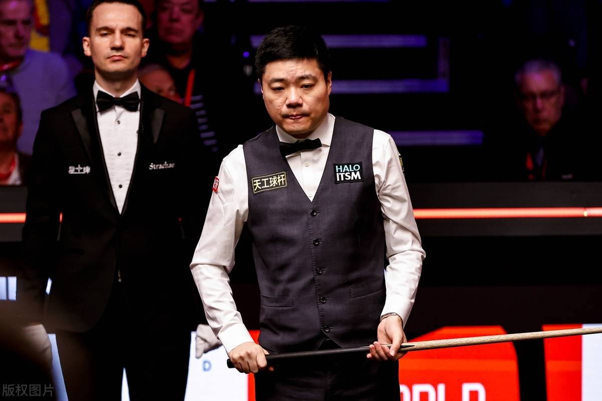 【青训成长】年轻运动员模仿丁俊晖经典训练动作的简单介绍